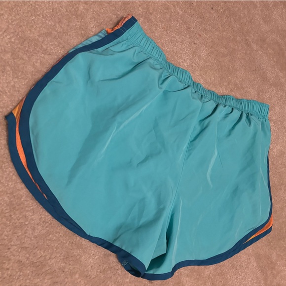 Nike Shorts - Picture 4 of 6